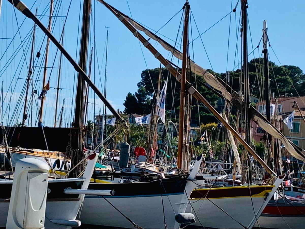 Les Toits De Sanary Et La Mer Sanary-sur-Mer Exterior foto
